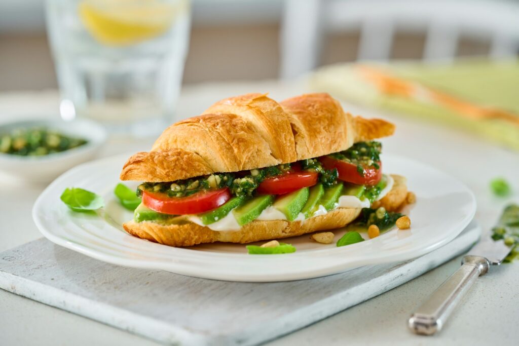 Croissants Vegan Tomato Avo Basil Breakfast Sandwich 540X300&900X450